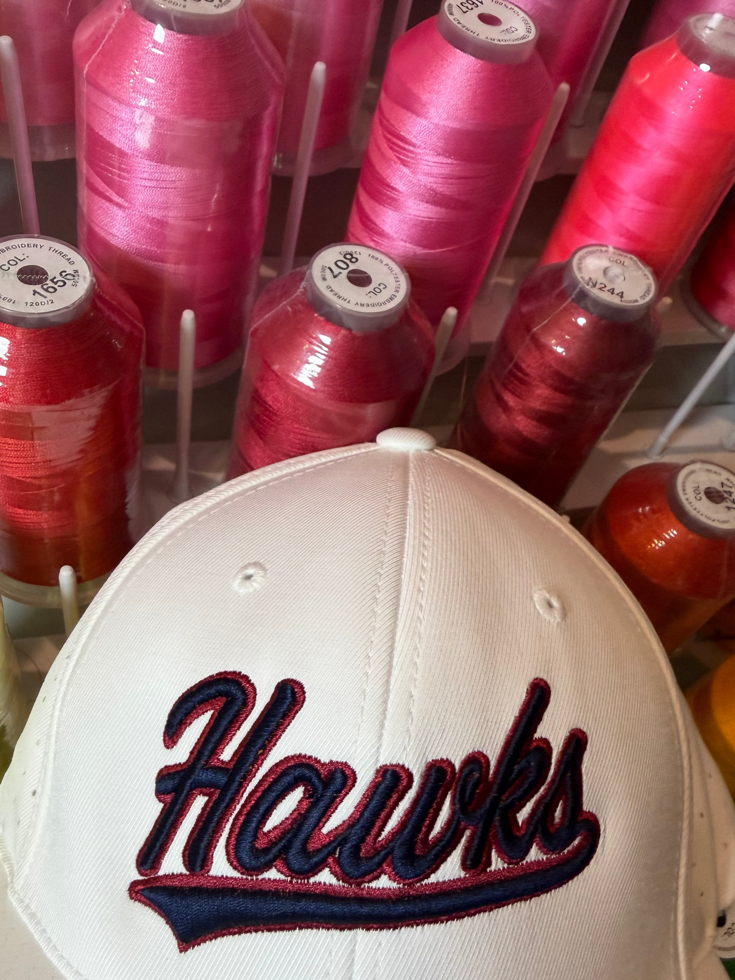 This is a different cap!! This is just to show the difference in color order of threads